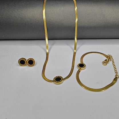 Golden Noir Pendant Set